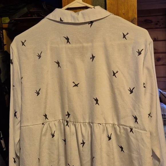Bird Print White Button-Up Shirt - Picture 6 of 8